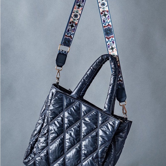 Do Everything With Love Navy Puffer Purse Bag NWT - Picture 1 of 4